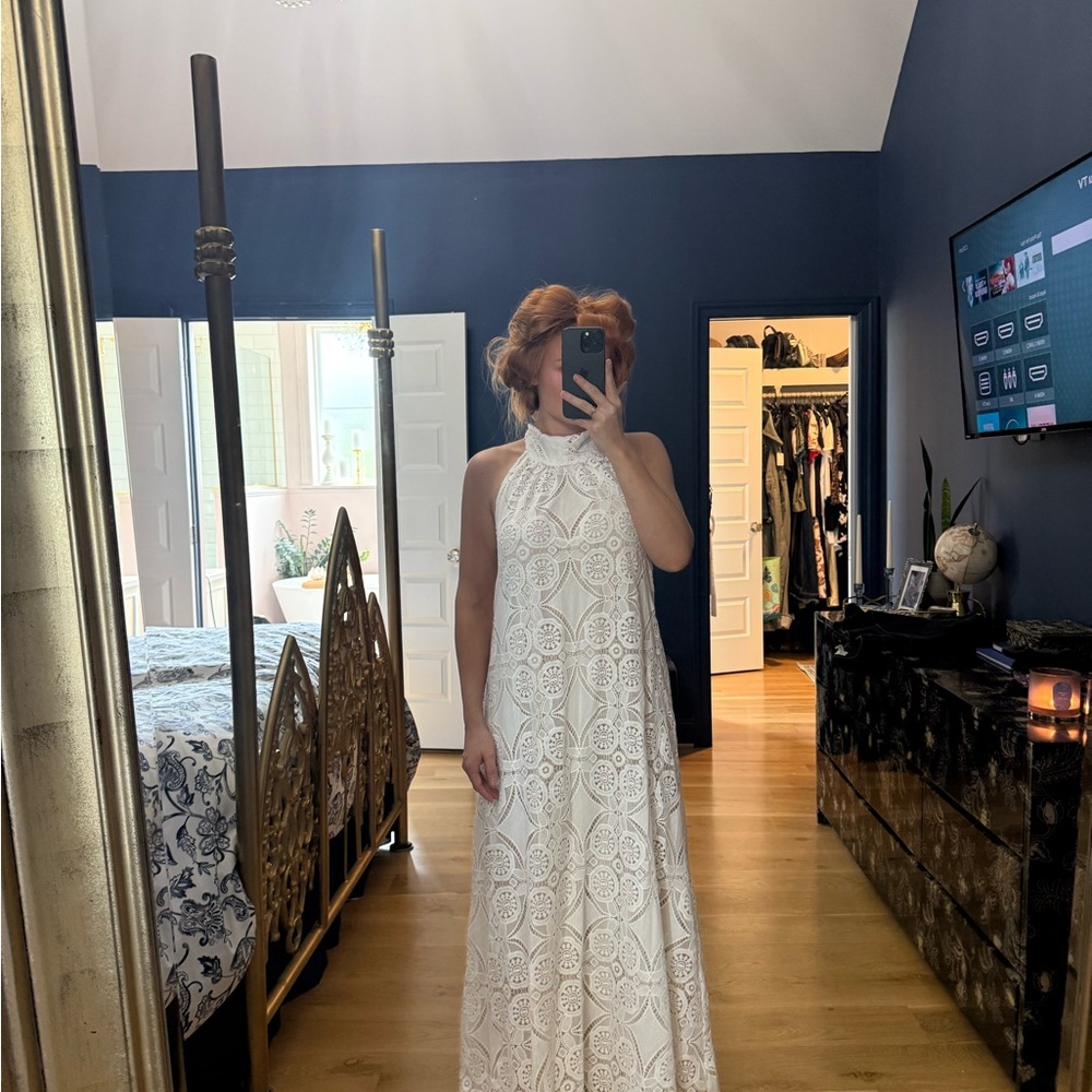 Elegant White Backless Lace Dress